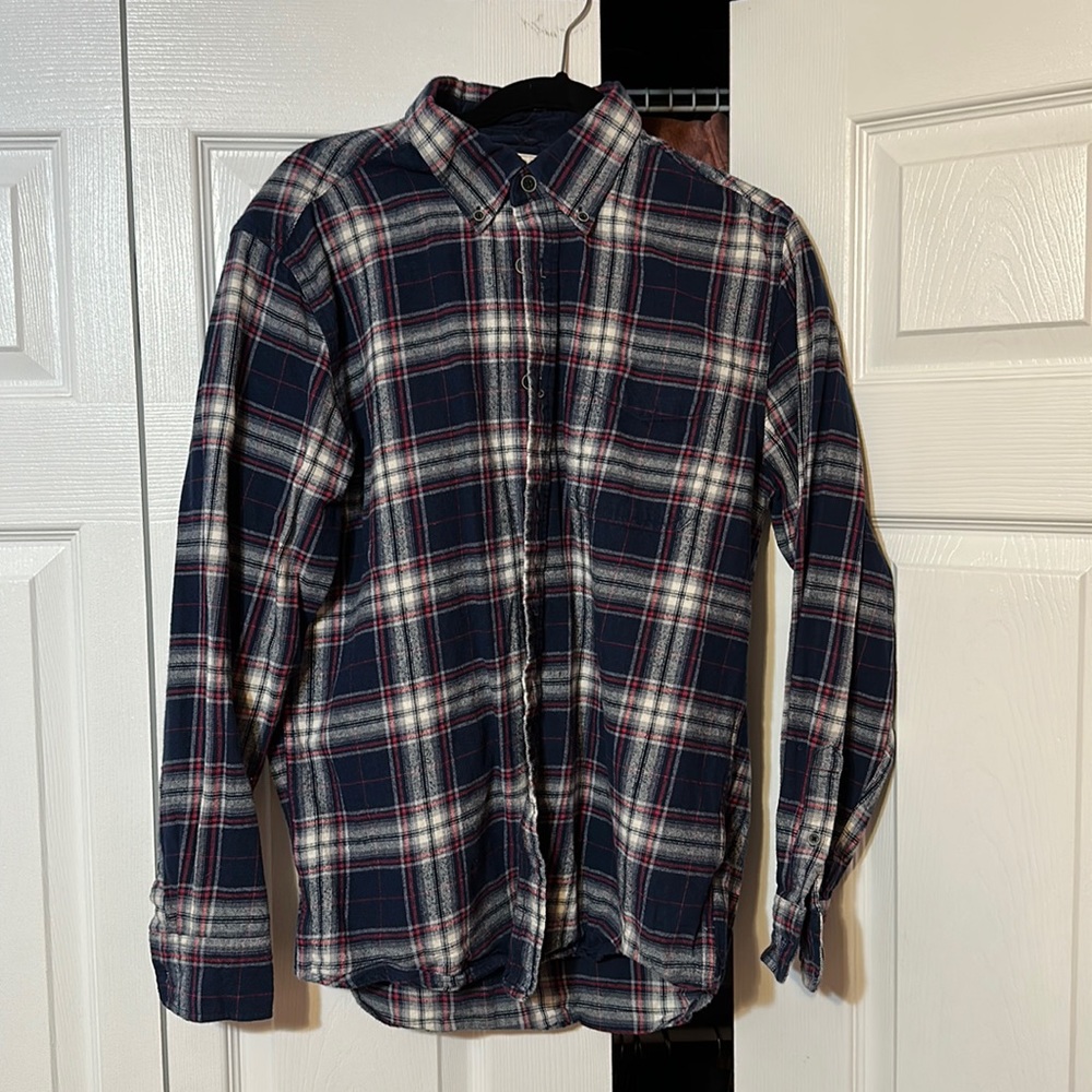 Men’s medium plaid button down